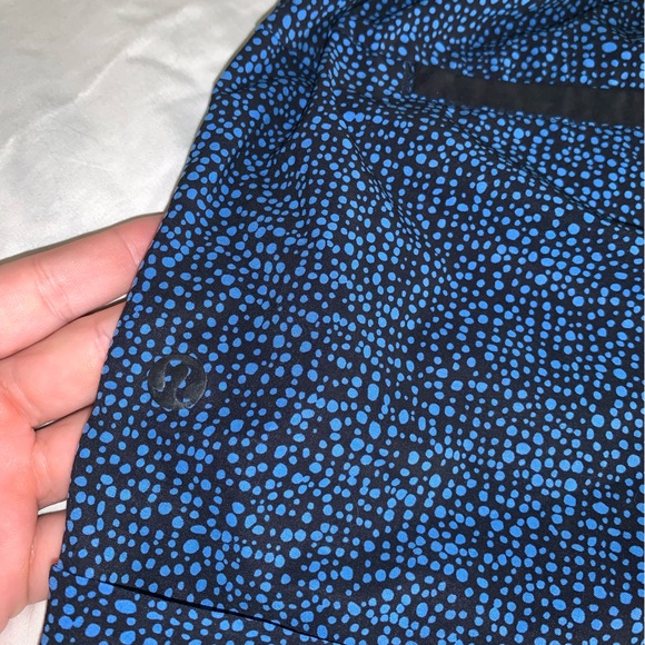 Lululemon Women’s Spring Break Away Cuffed Shorts - Picture 5 of 8